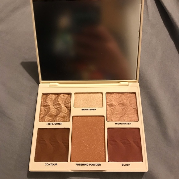 Make up - Picture 3 of 3